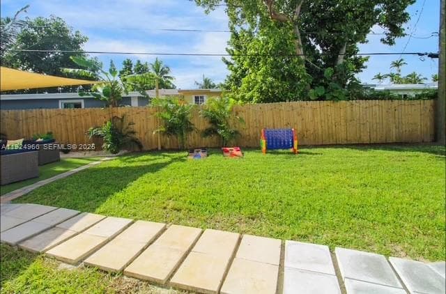 470 NE 110th St, Miami FL 33161 — 17