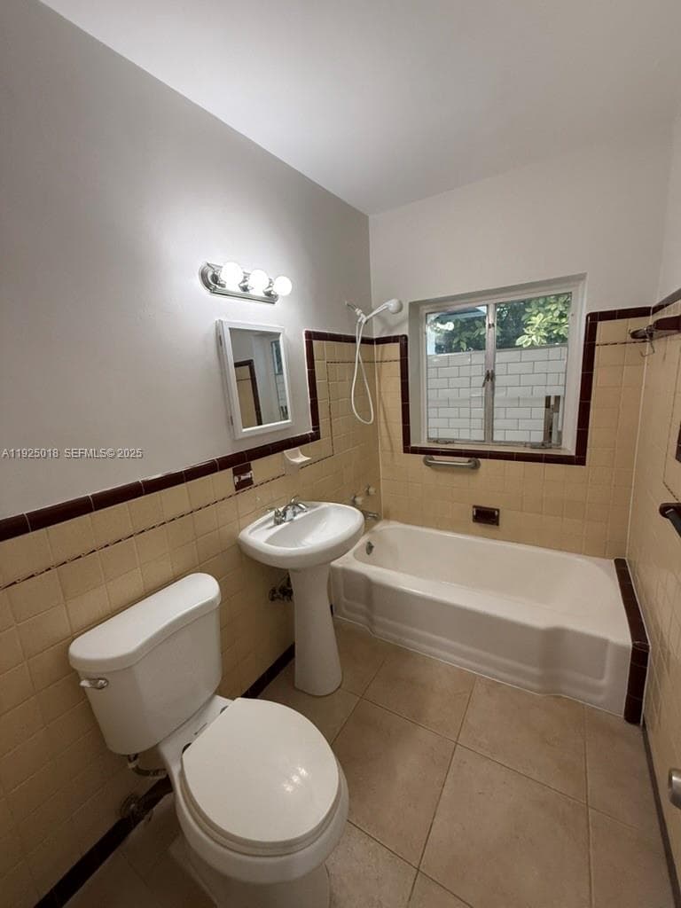 2459 NW 28th ST, Miami FL 33142 — 10