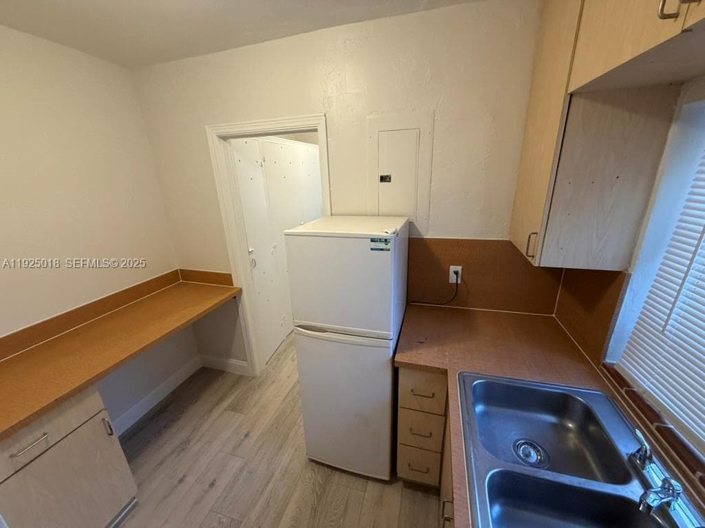 2459 NW 28th ST, Miami FL 33142 — 15