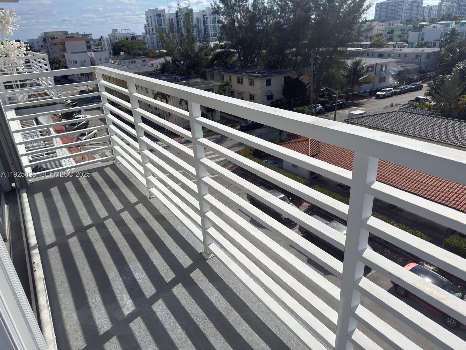 7800 carlyle Ave. # 6C, Miami Beach FL 33141 — 2