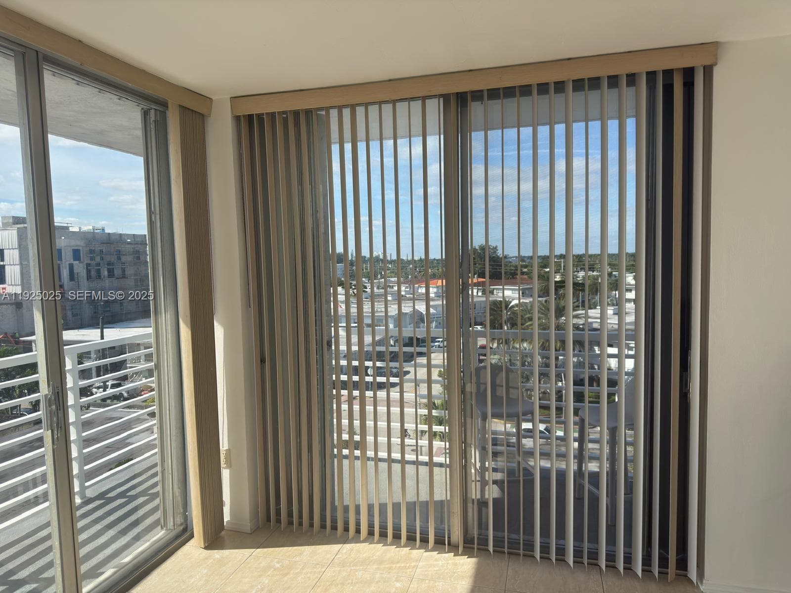7800 carlyle Ave. # 6C, Miami Beach FL 33141 — 6