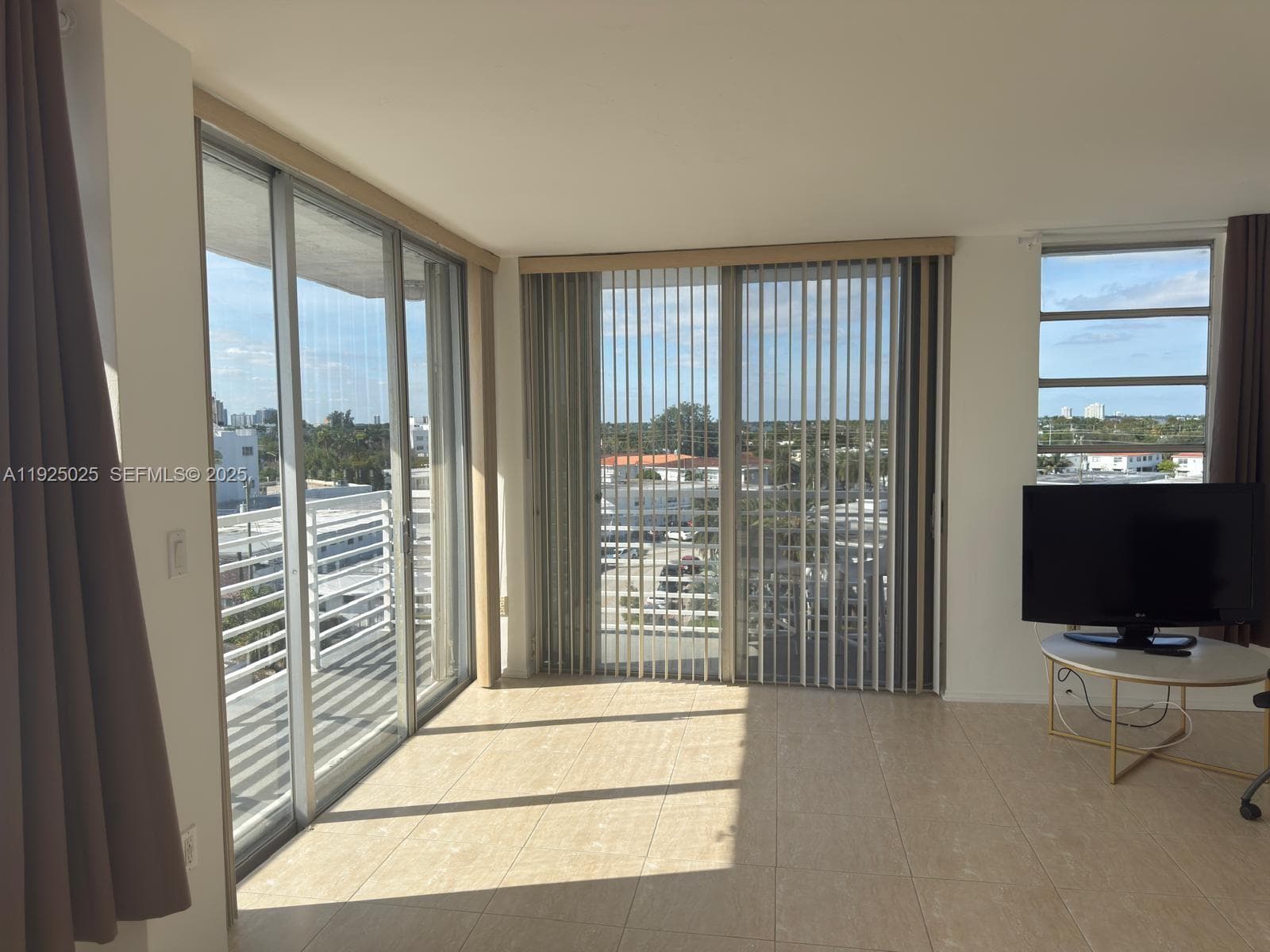 7800 carlyle Ave. # 6C, Miami Beach FL 33141 — 3