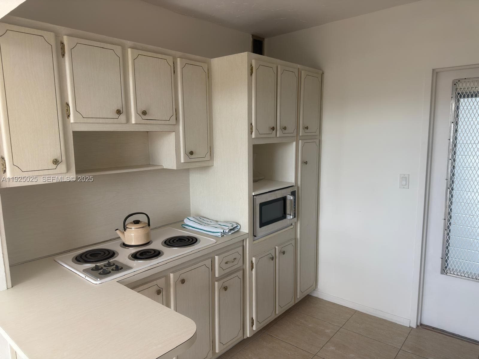 7800 carlyle Ave. # 6C, Miami Beach FL 33141 — 8