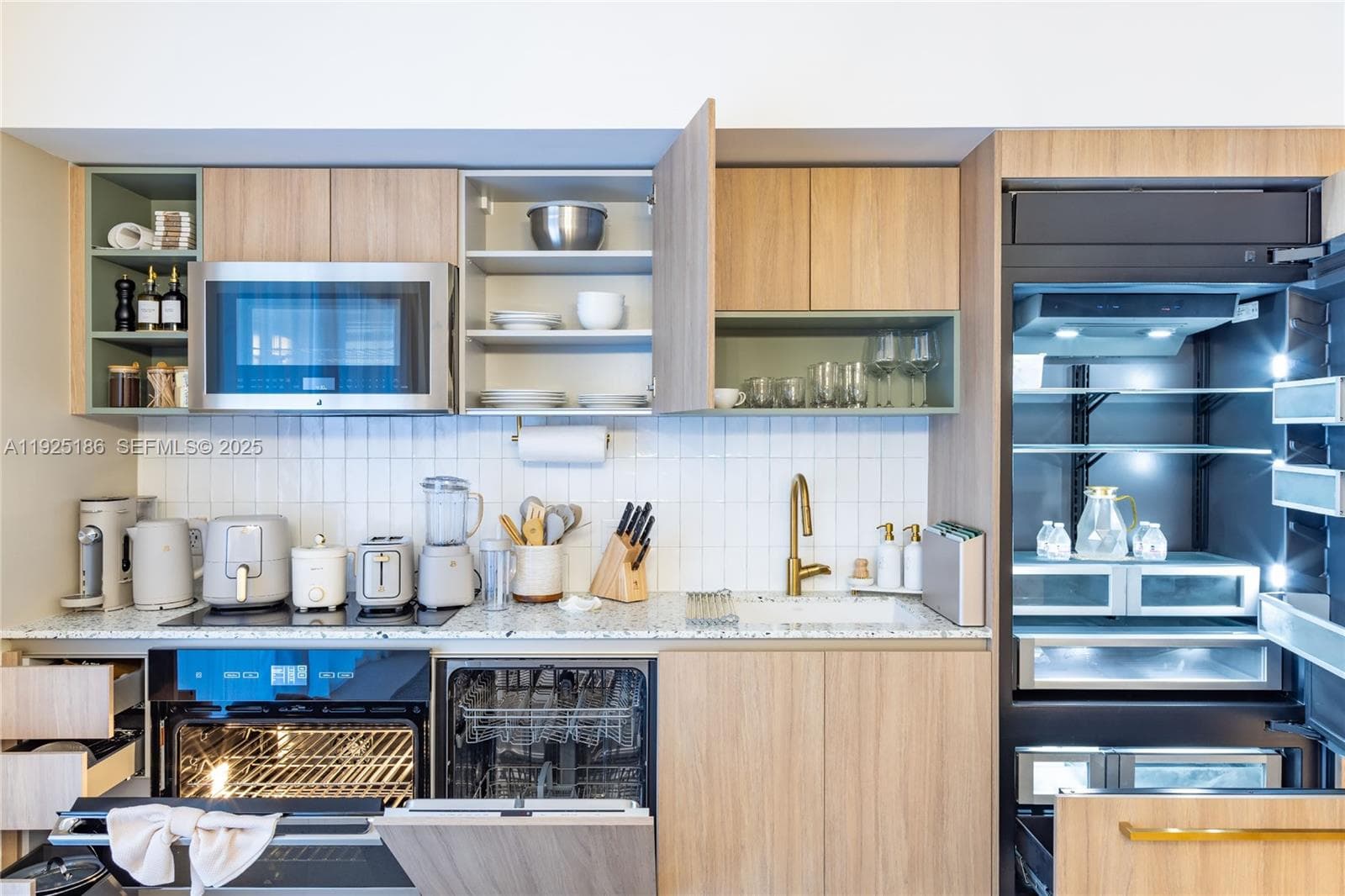 601 NE 1st Av # 3401, Miami FL 33132 — 12