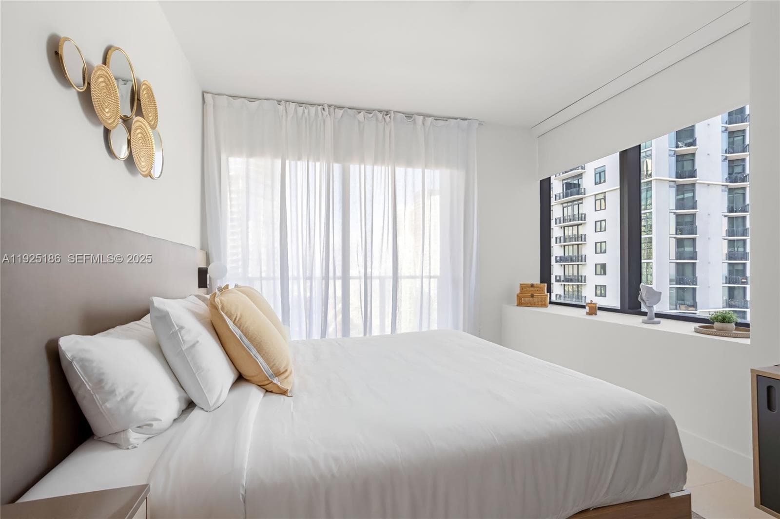 601 NE 1st Av # 3401, Miami FL 33132 — 34