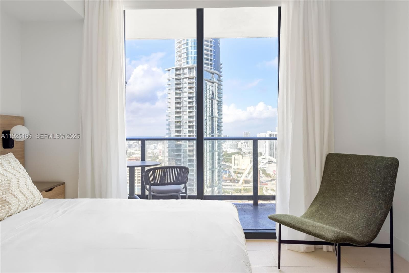 601 NE 1st Av # 3401, Miami FL 33132 — 18
