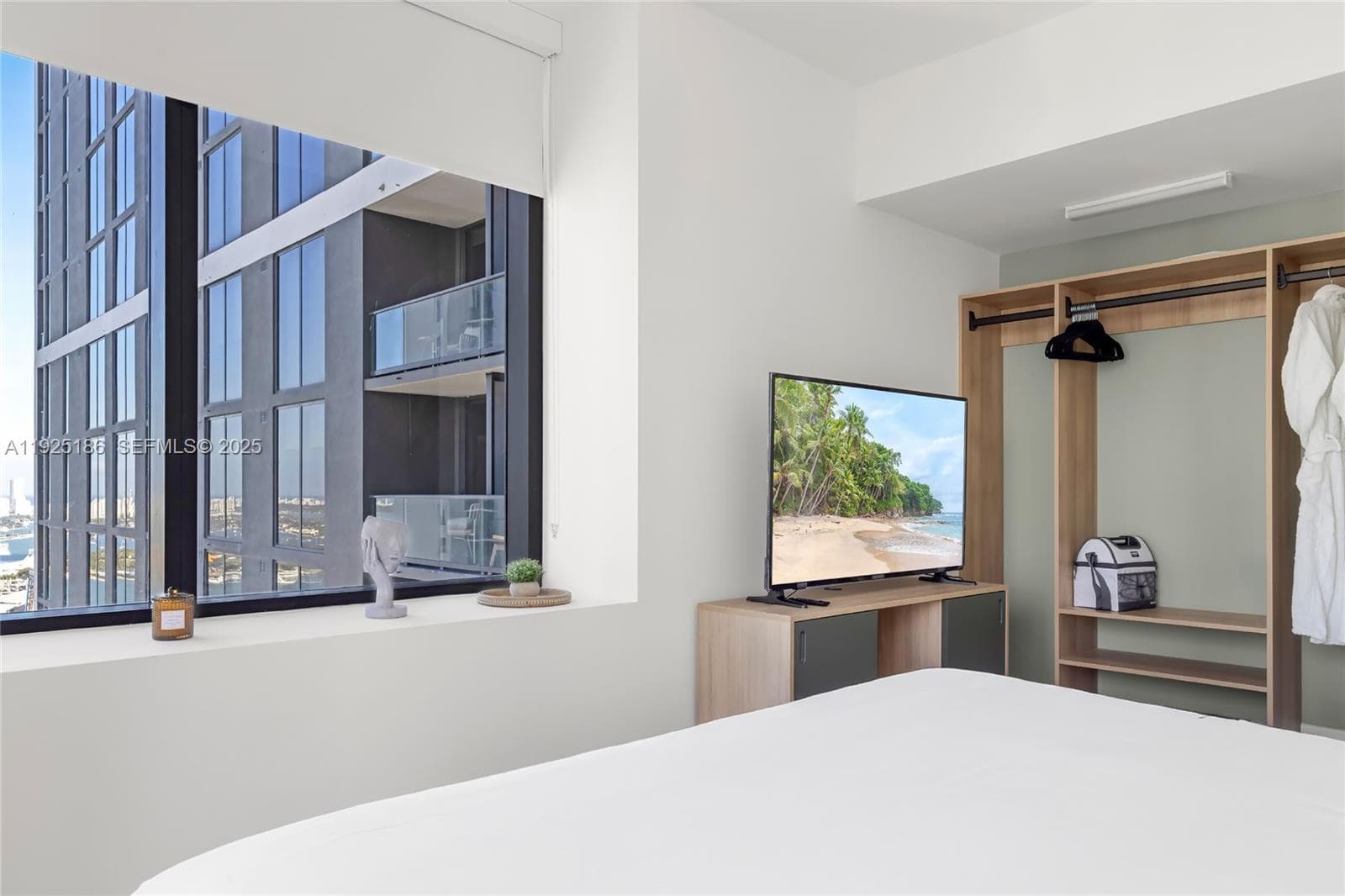 601 NE 1st Av # 3401, Miami FL 33132 — 37