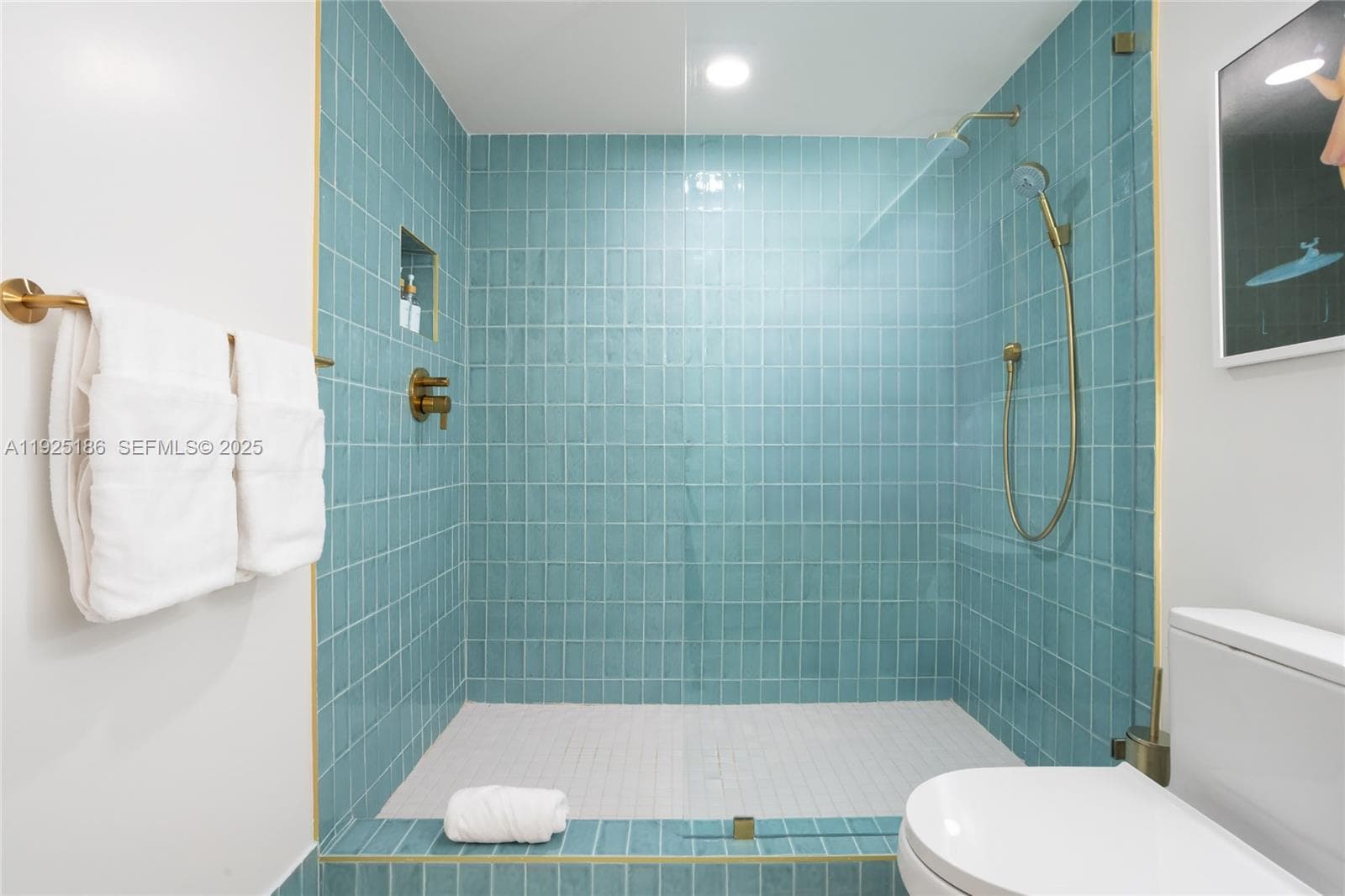 601 NE 1st Av # 3401, Miami FL 33132 — 44