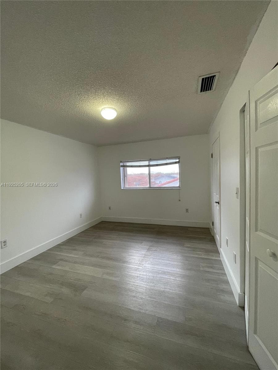 3375 W 76th St # 211, Hialeah FL 33018 — 3