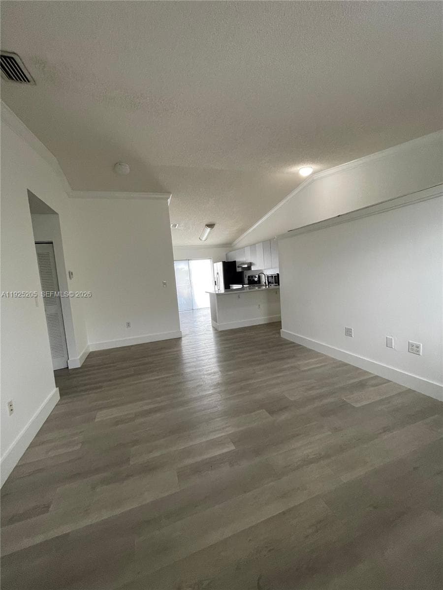 3375 W 76th St # 211, Hialeah FL 33018 — 1