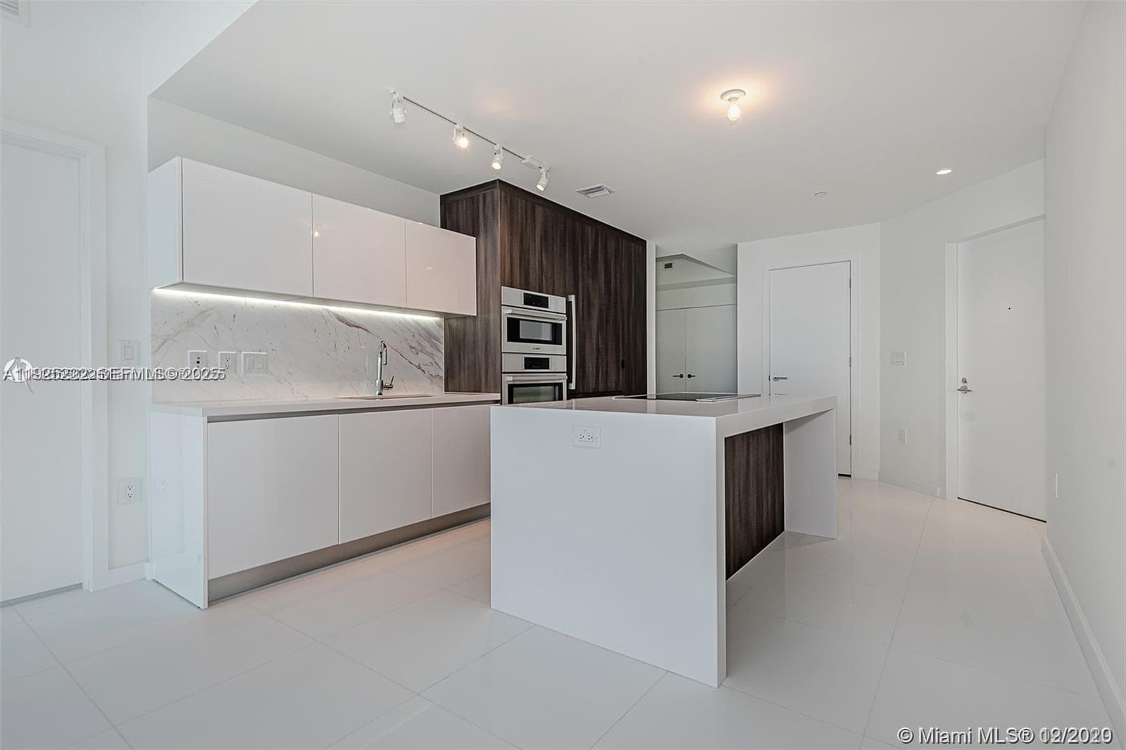 851 NE 1st Ave # 1608, Miami FL 33132 — 3