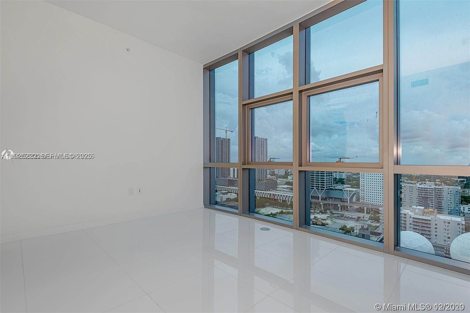 851 NE 1st Ave # 1608, Miami FL 33132 — 10