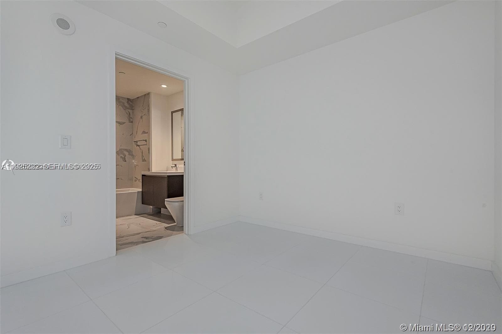 851 NE 1st Ave # 1608, Miami FL 33132 — 19