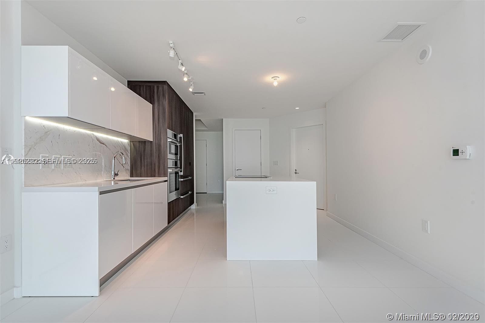 851 NE 1st Ave # 1608, Miami FL 33132 — 4