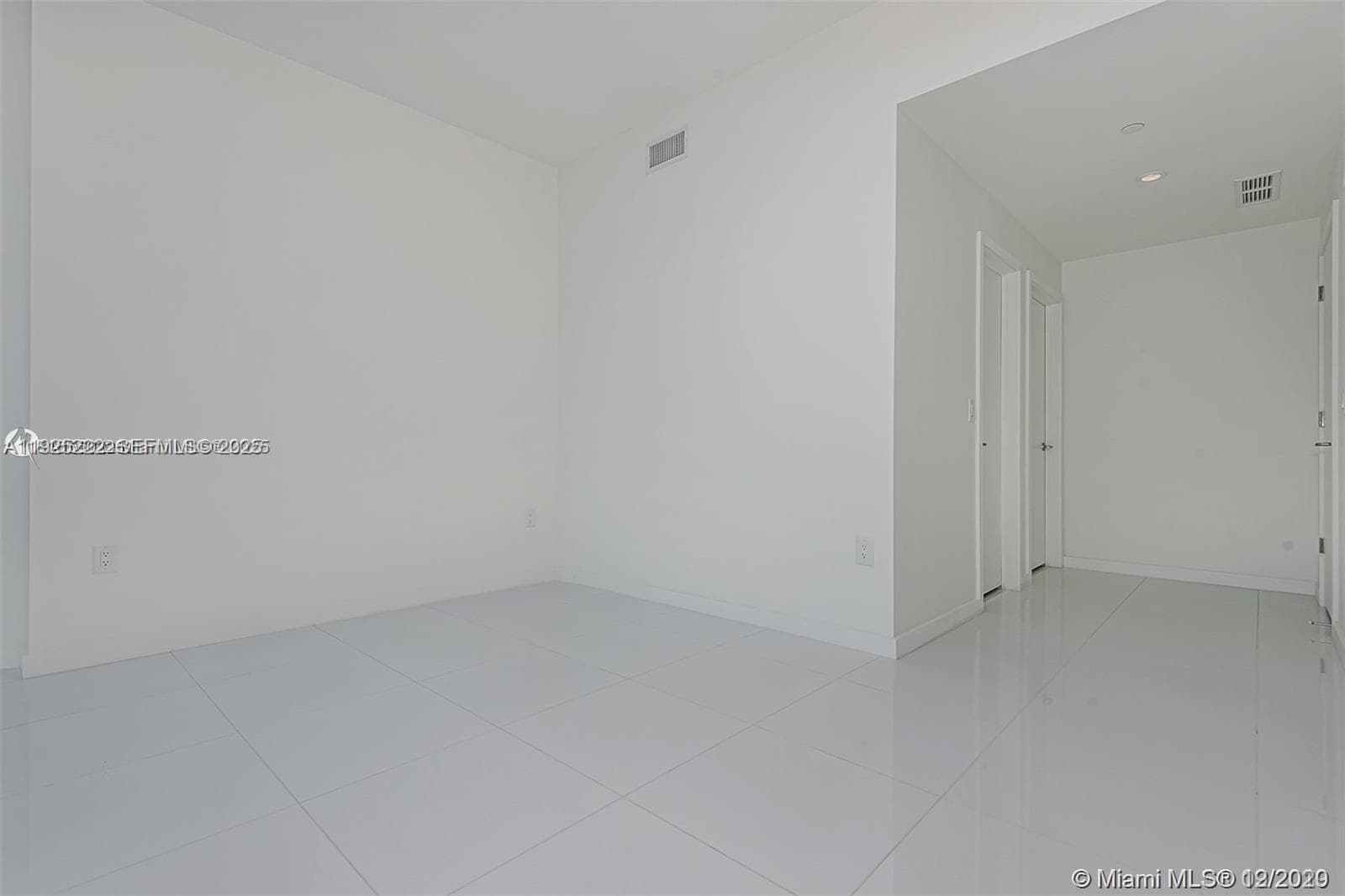 851 NE 1st Ave # 1608, Miami FL 33132 — 8