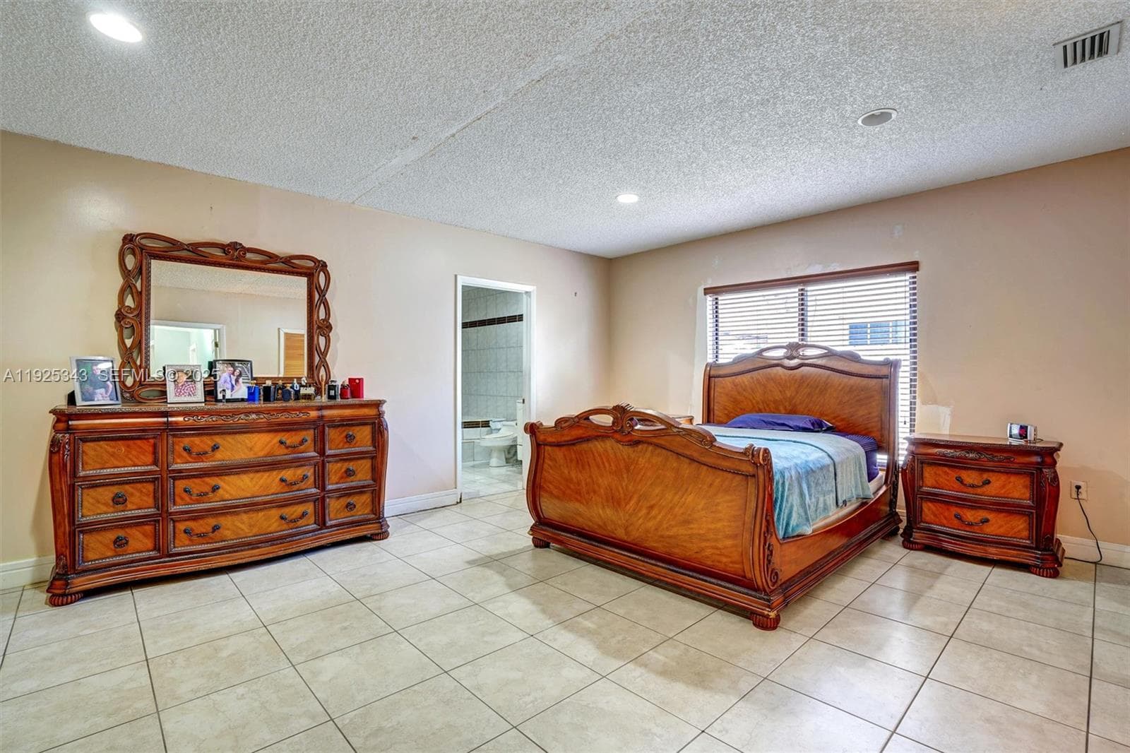 631 E 53rd St, Hialeah FL 33013 — 5