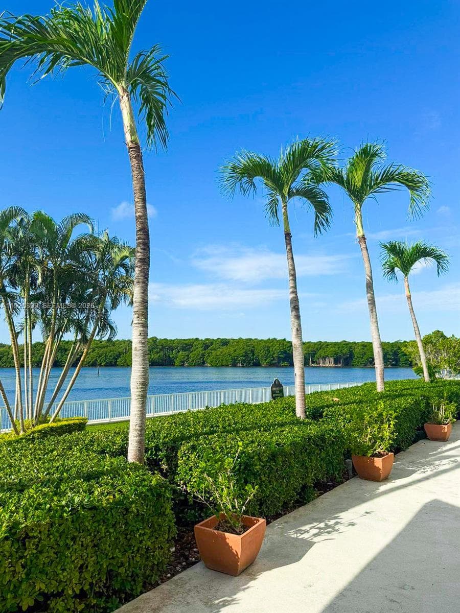 300 SE Bayview Dr # 2114, Sunny Isles Beach FL 33160 — 23