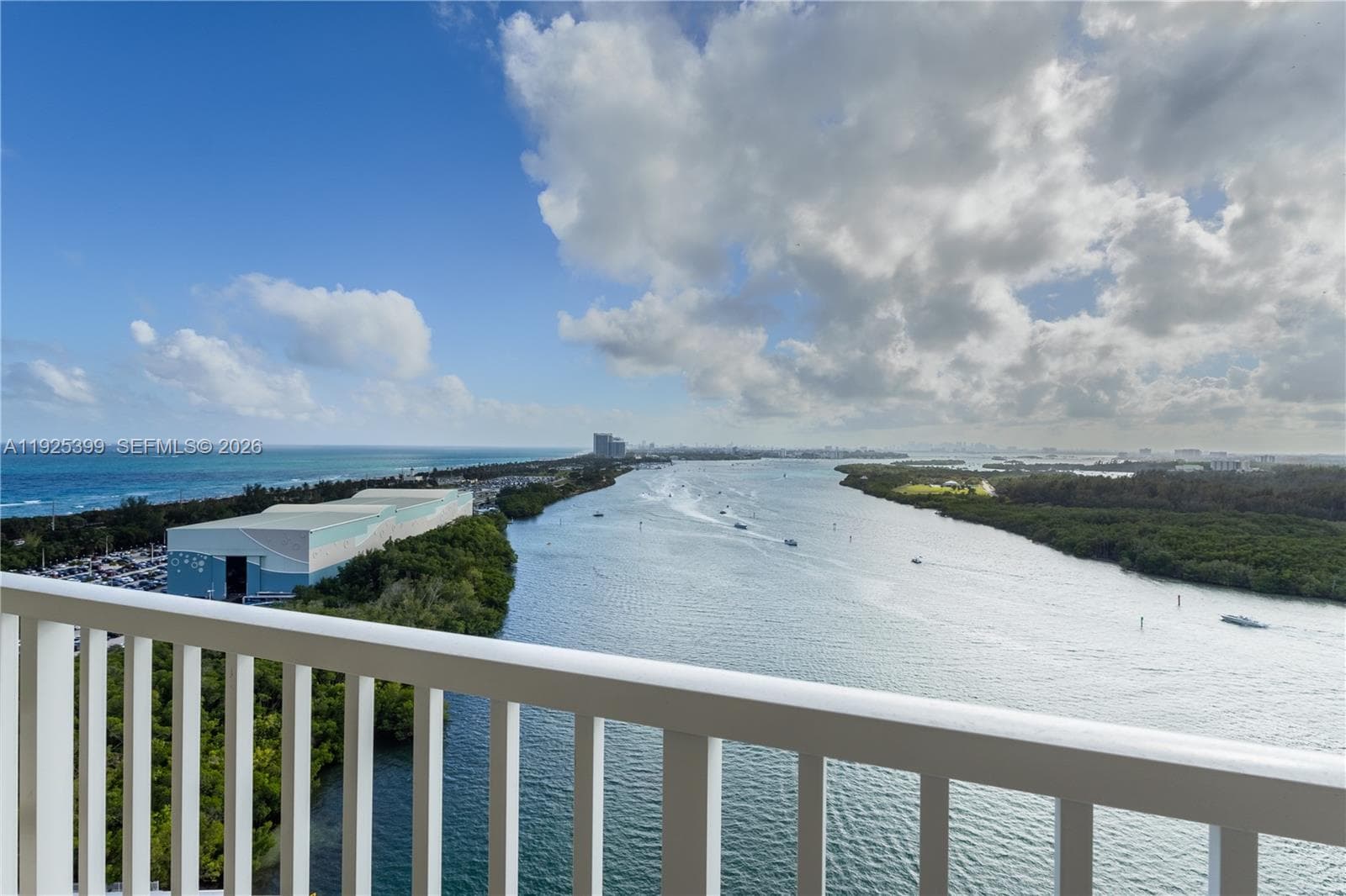 300 SE Bayview Dr # 2114, Sunny Isles Beach FL 33160 — 1