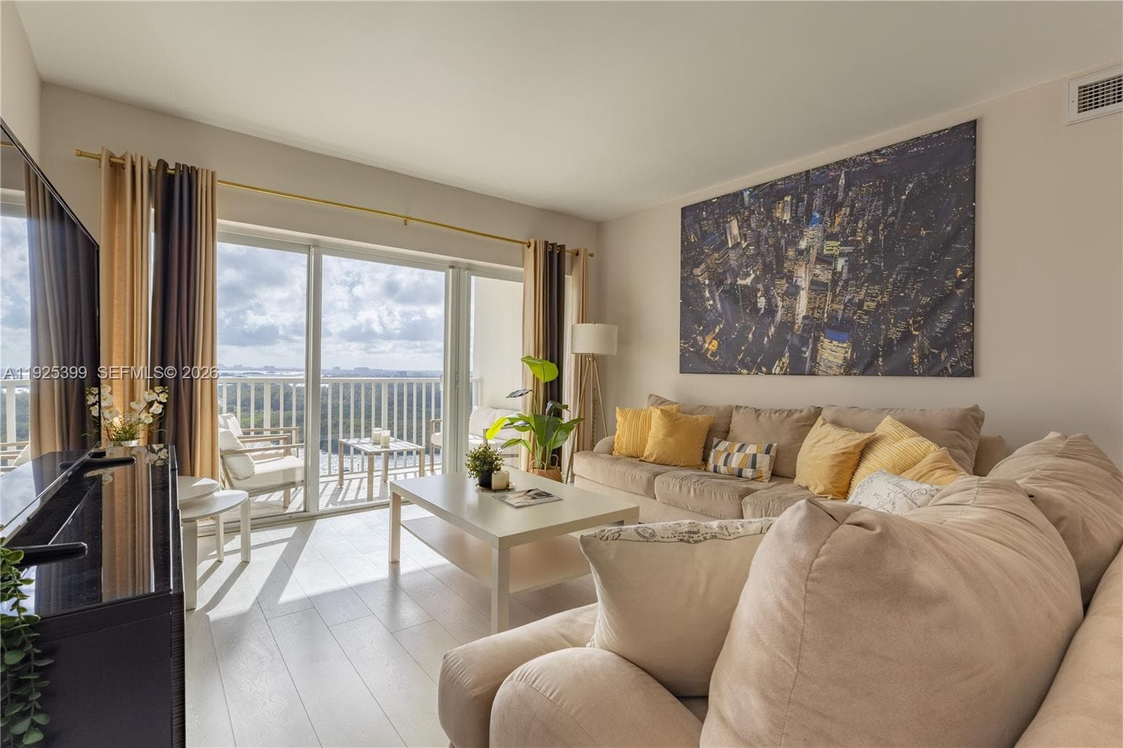 300 SE Bayview Dr # 2114, Sunny Isles Beach FL 33160 — 4