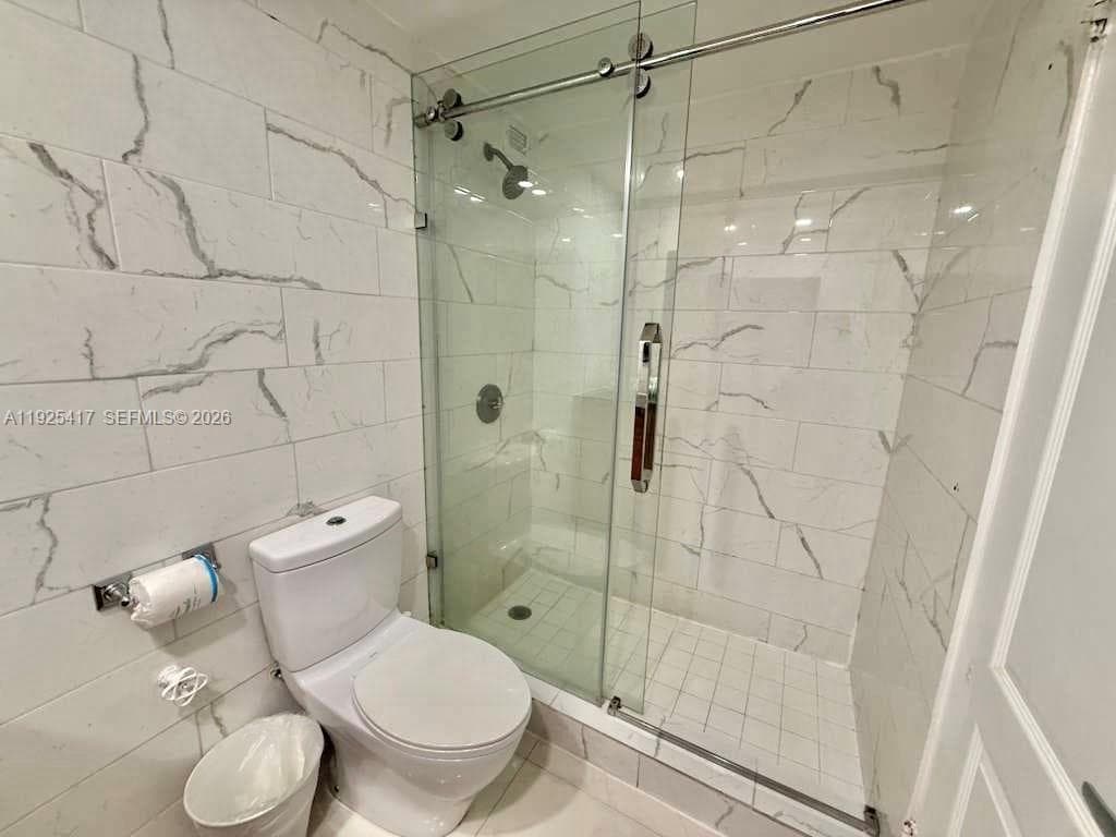 5445 Collins Ave # 1504, Miami Beach FL 33140 — 8