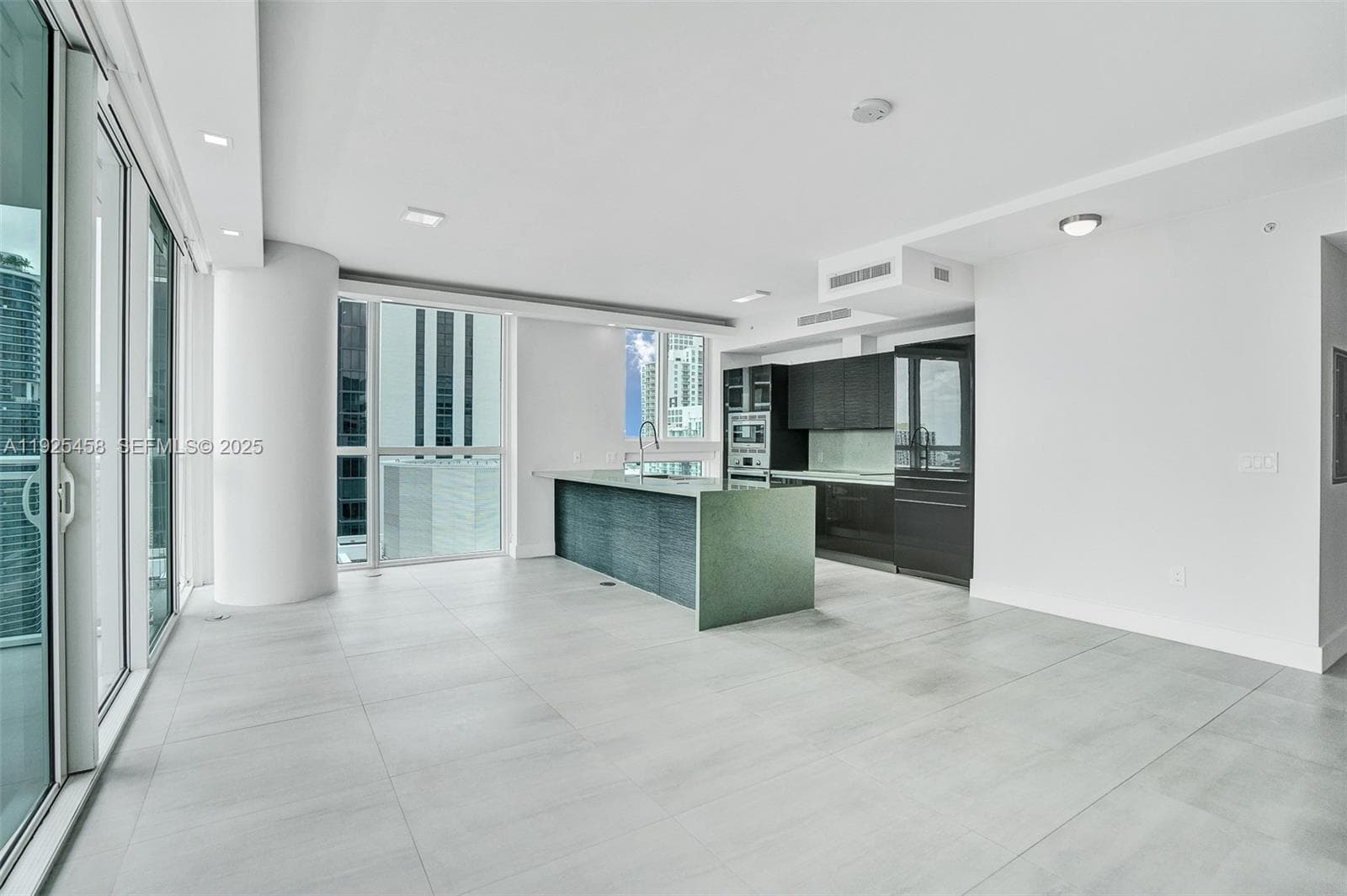 1080 Brickell Ave # 4109, Miami FL 33131 — 1