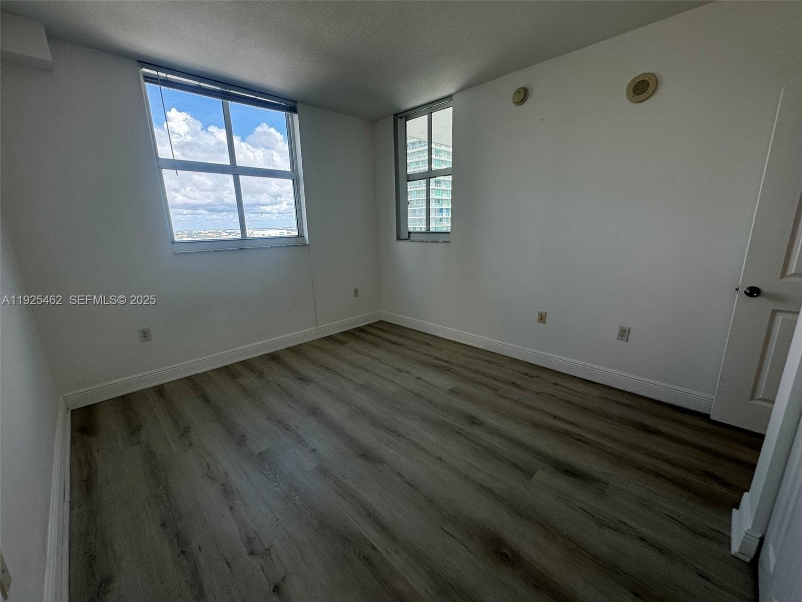 1250 S Miami Ave # 2805, Miami FL 33130 — 16