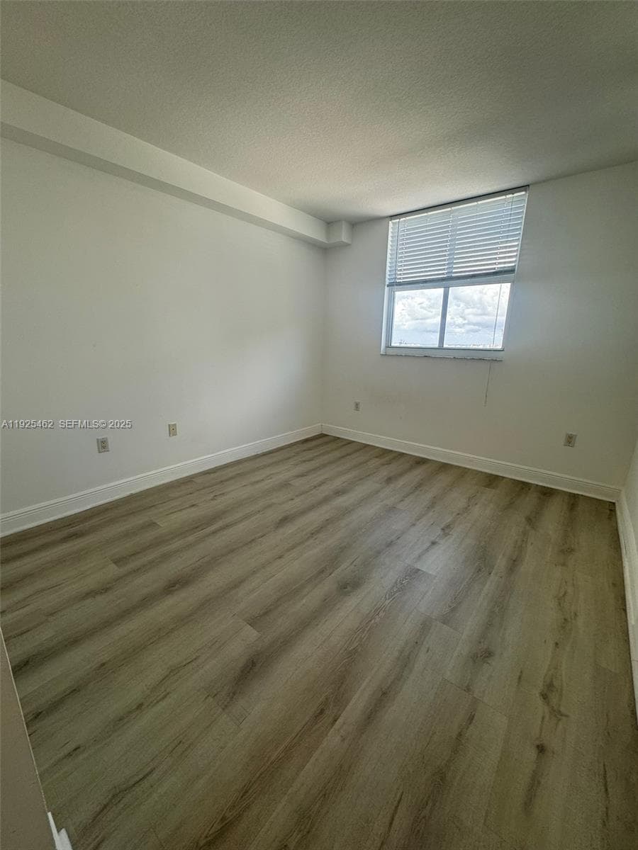 1250 S Miami Ave # 2805, Miami FL 33130 — 15