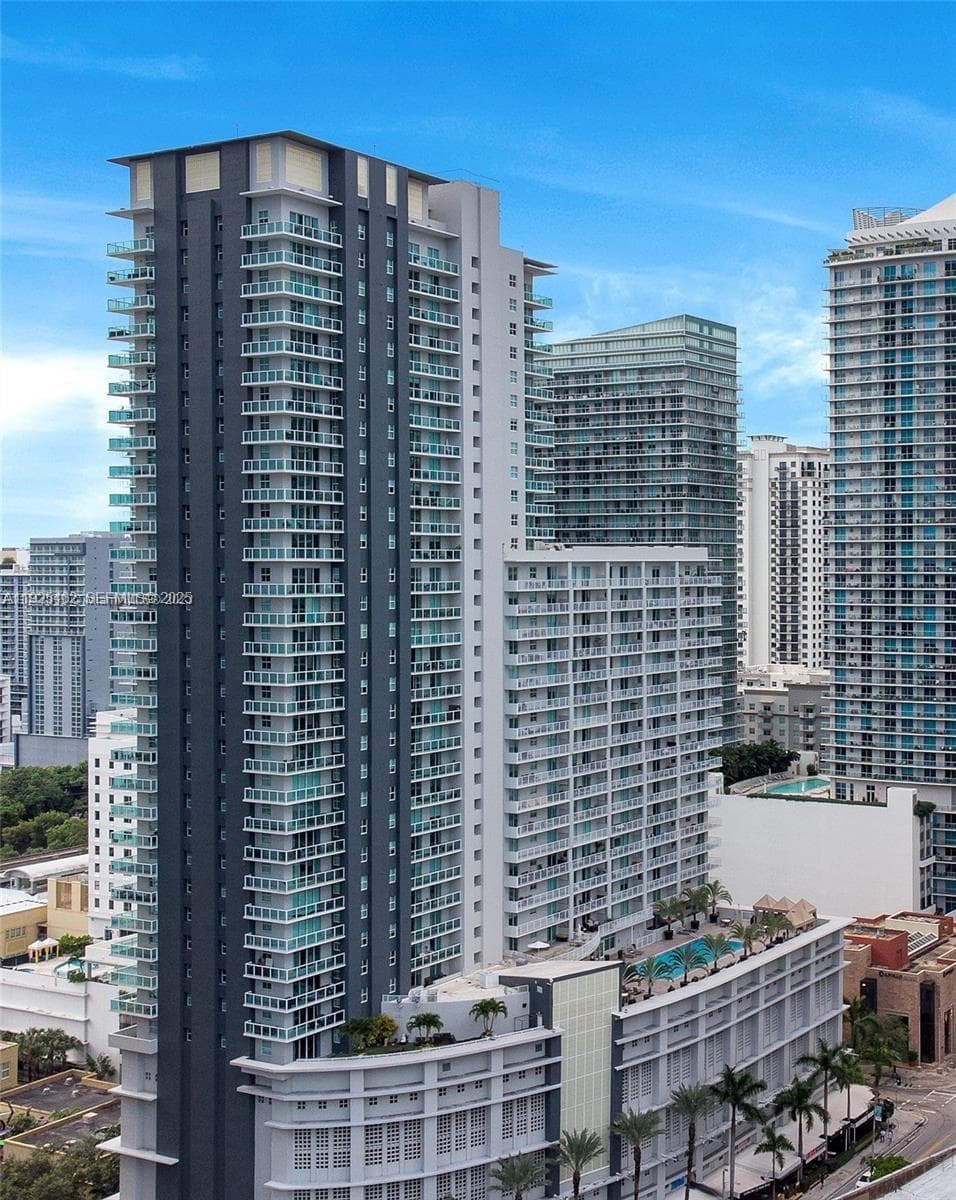 1250 S Miami Ave # 2805, Miami FL 33130 — 29
