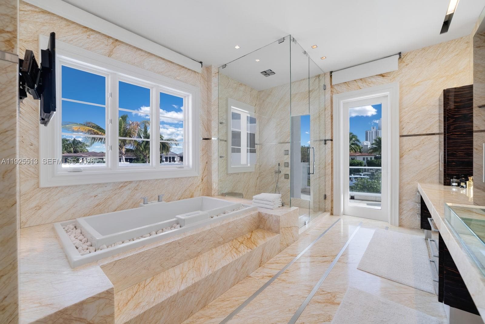 142 S Island Dr, Golden Beach FL 33160 — 16