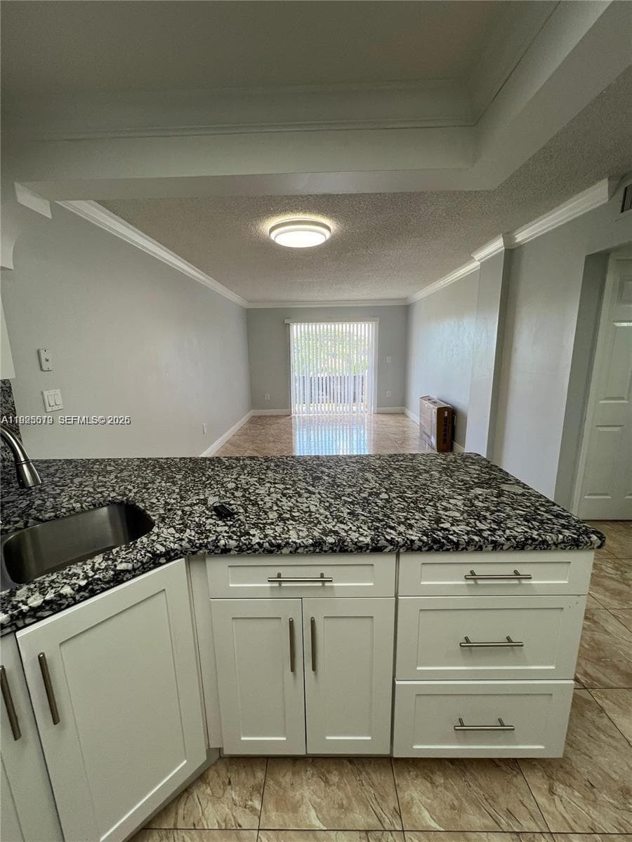 1075 W 68th St # 218, Hialeah FL 33014 — 2