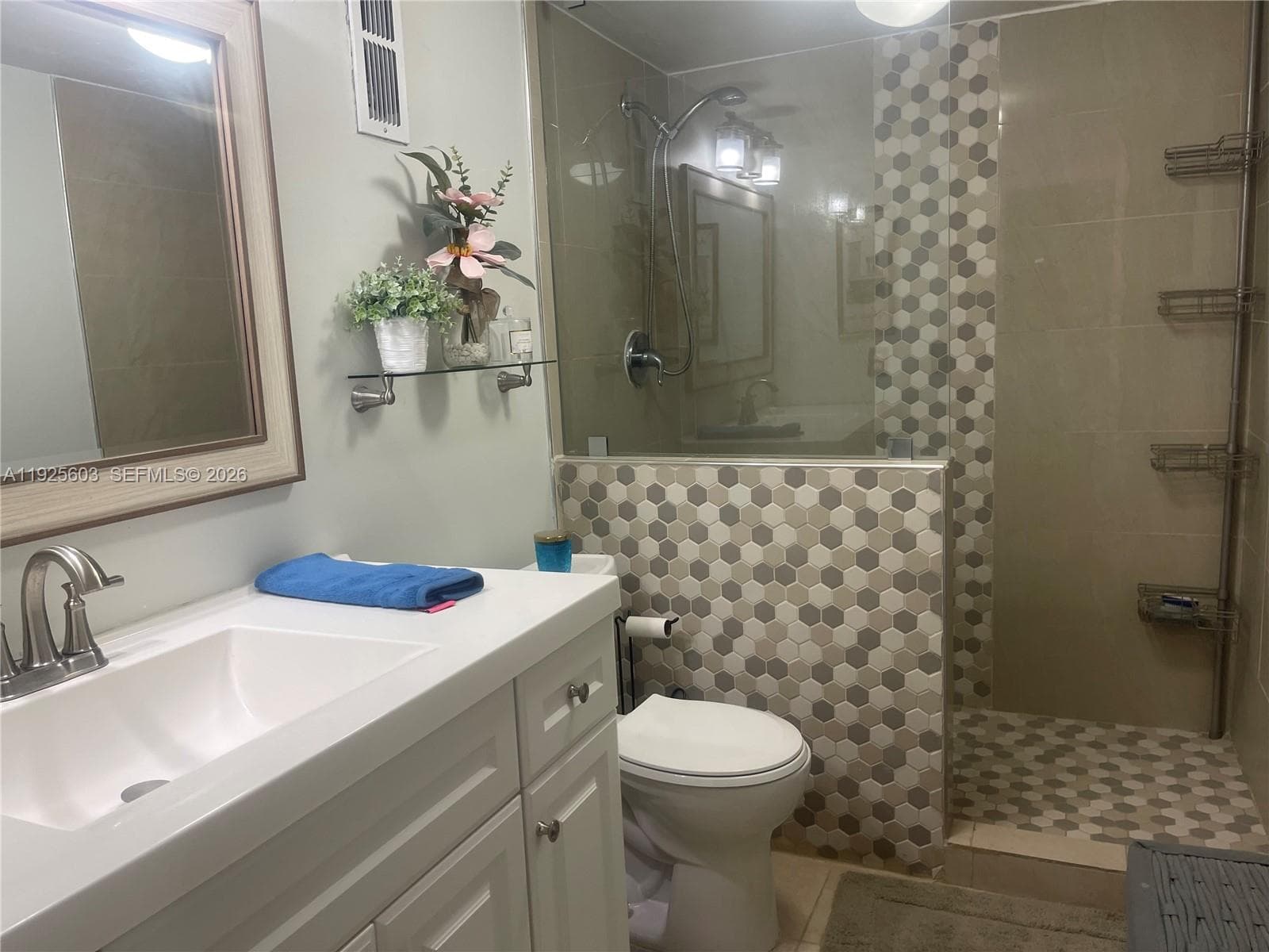 661 NE 195th St # 309, Miami FL 33179 — 16