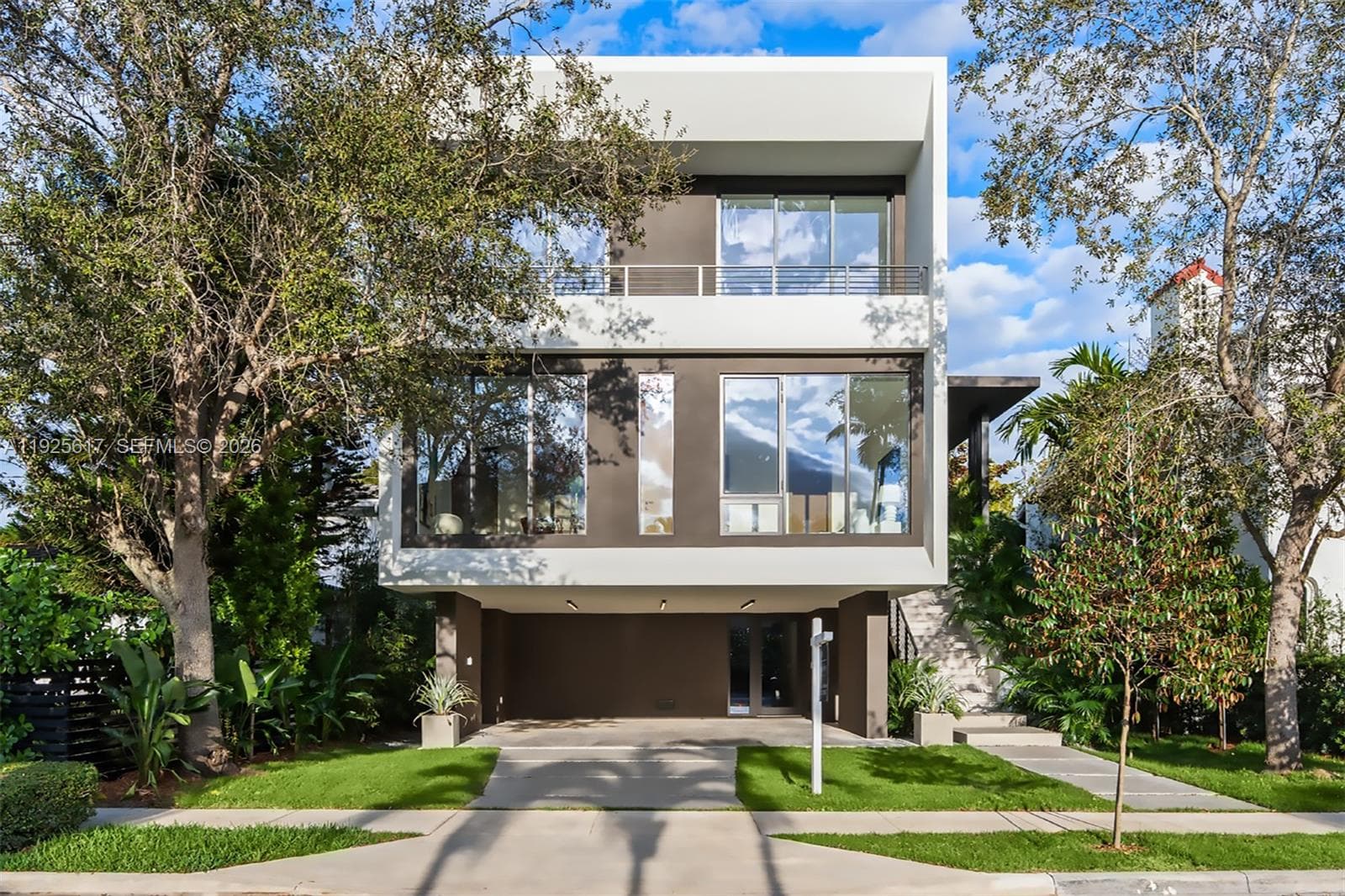 3551 Crystal Ct, Miami FL 33133 — 6