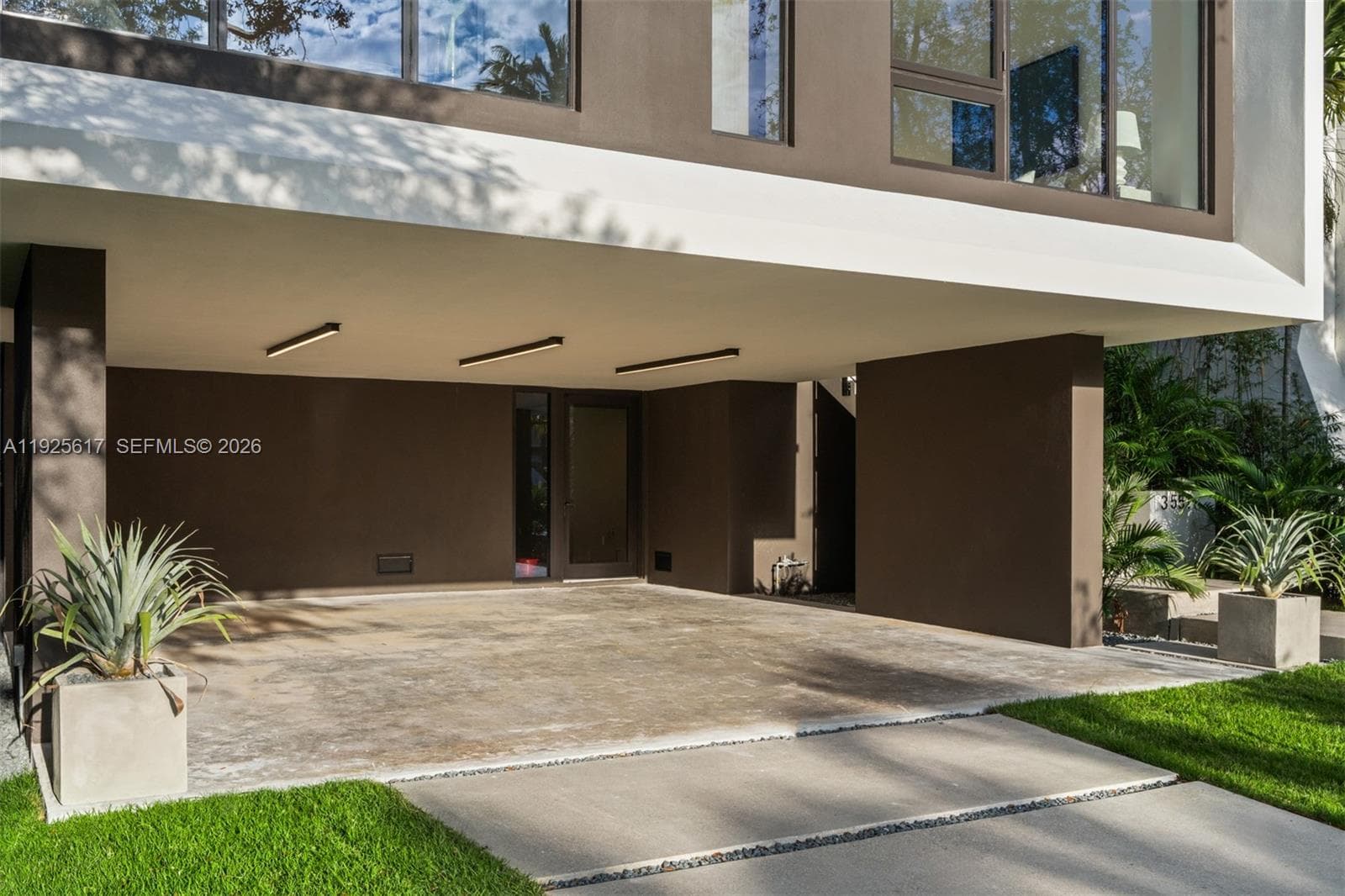 3551 Crystal Ct, Miami FL 33133 — 7