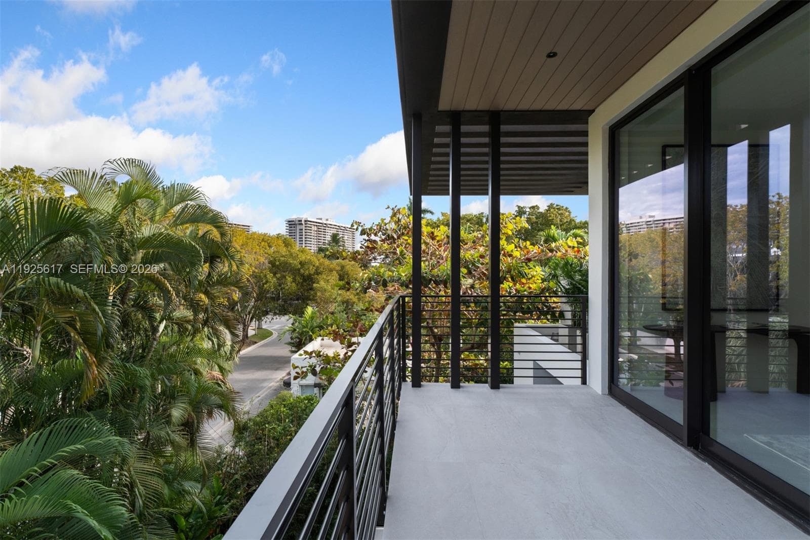 3551 Crystal Ct, Miami FL 33133 — 32