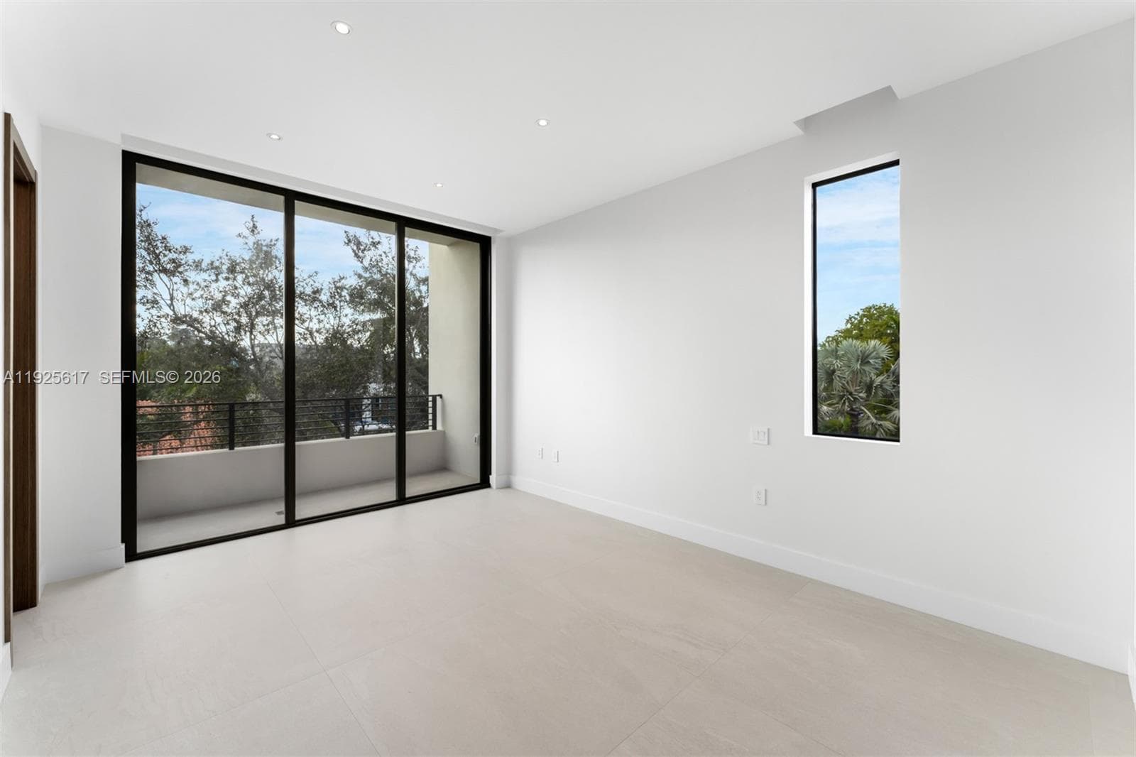 3551 Crystal Ct, Miami FL 33133 — 35