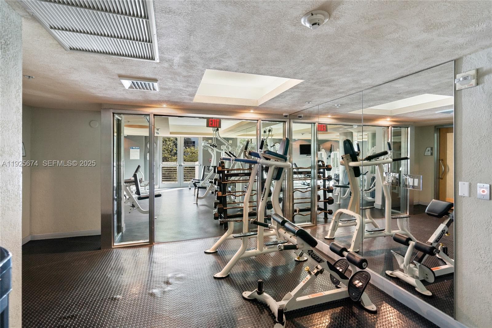 110 Washington Ave # 2309, Miami Beach FL 33139 — 32