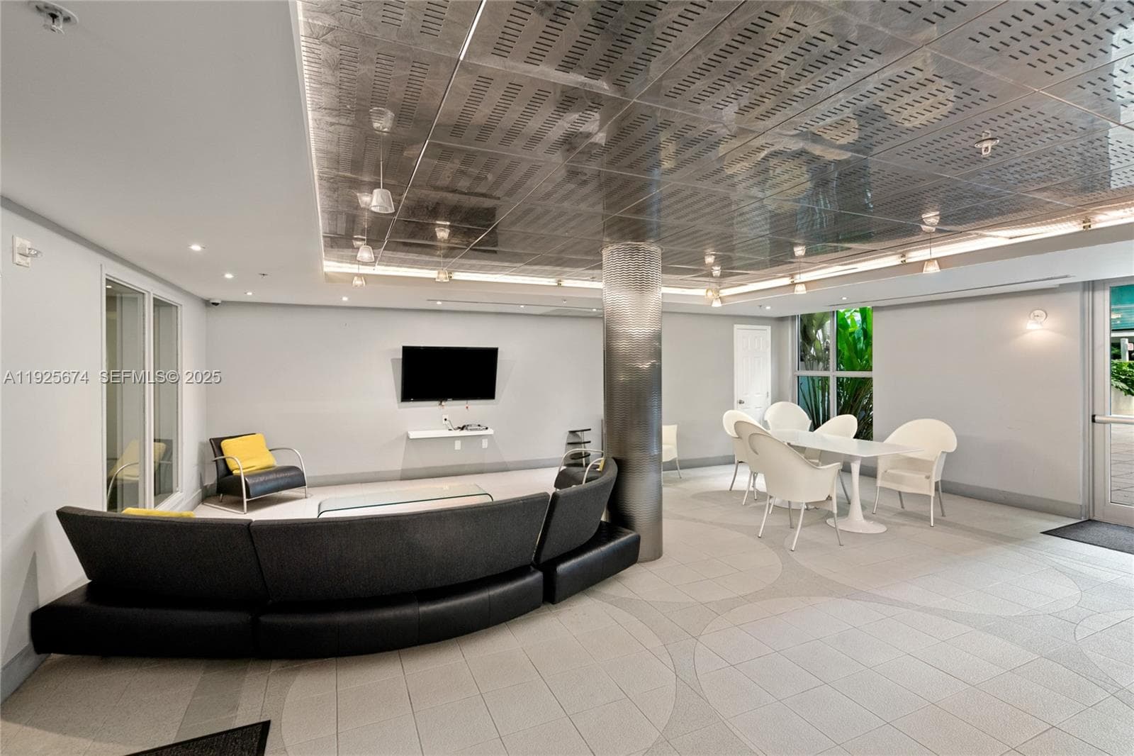 110 Washington Ave # 2309, Miami Beach FL 33139 — 34