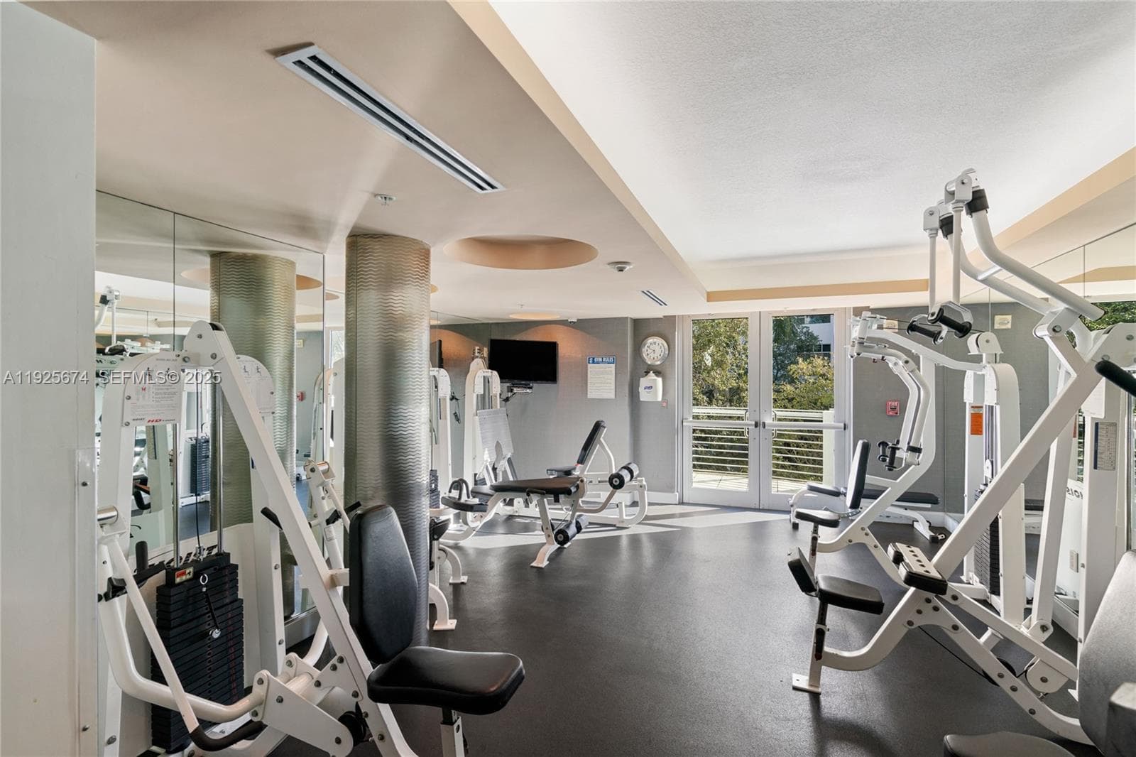110 Washington Ave # 2309, Miami Beach FL 33139 — 33