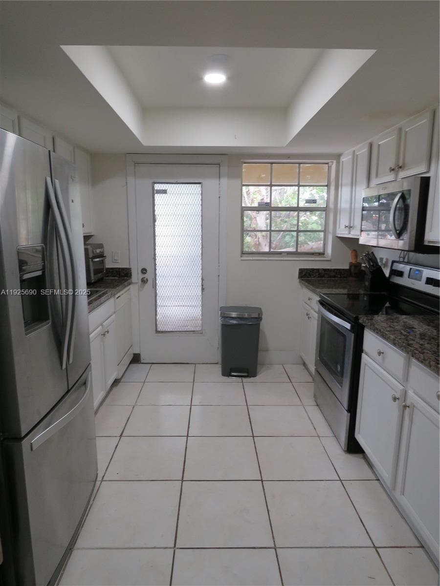 11840 NE 19th Dr # 26, North Miami FL 33181 — 5