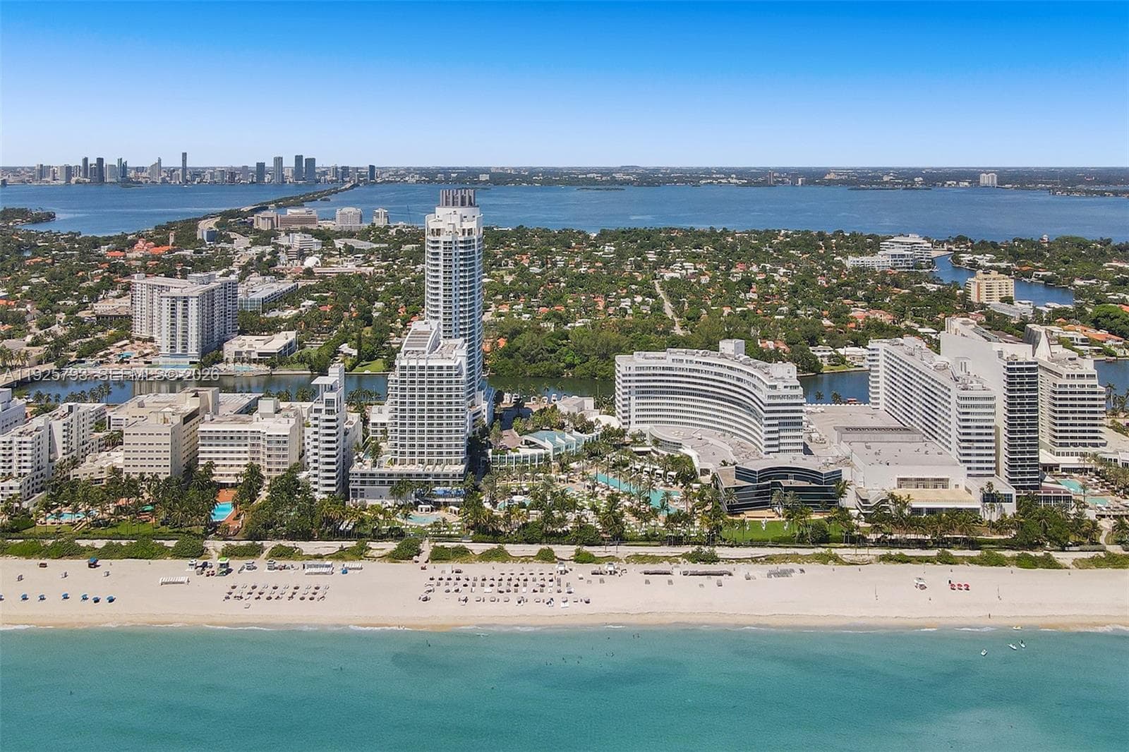 4391 Collins Ave # 1814, Miami Beach FL 33140 — 1