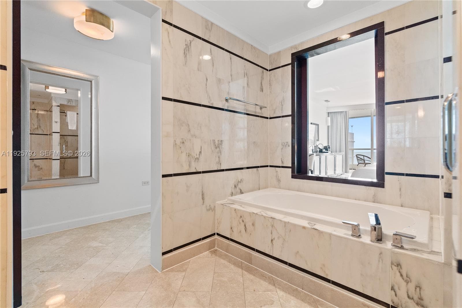 4391 Collins Ave # 1814, Miami Beach FL 33140 — 24