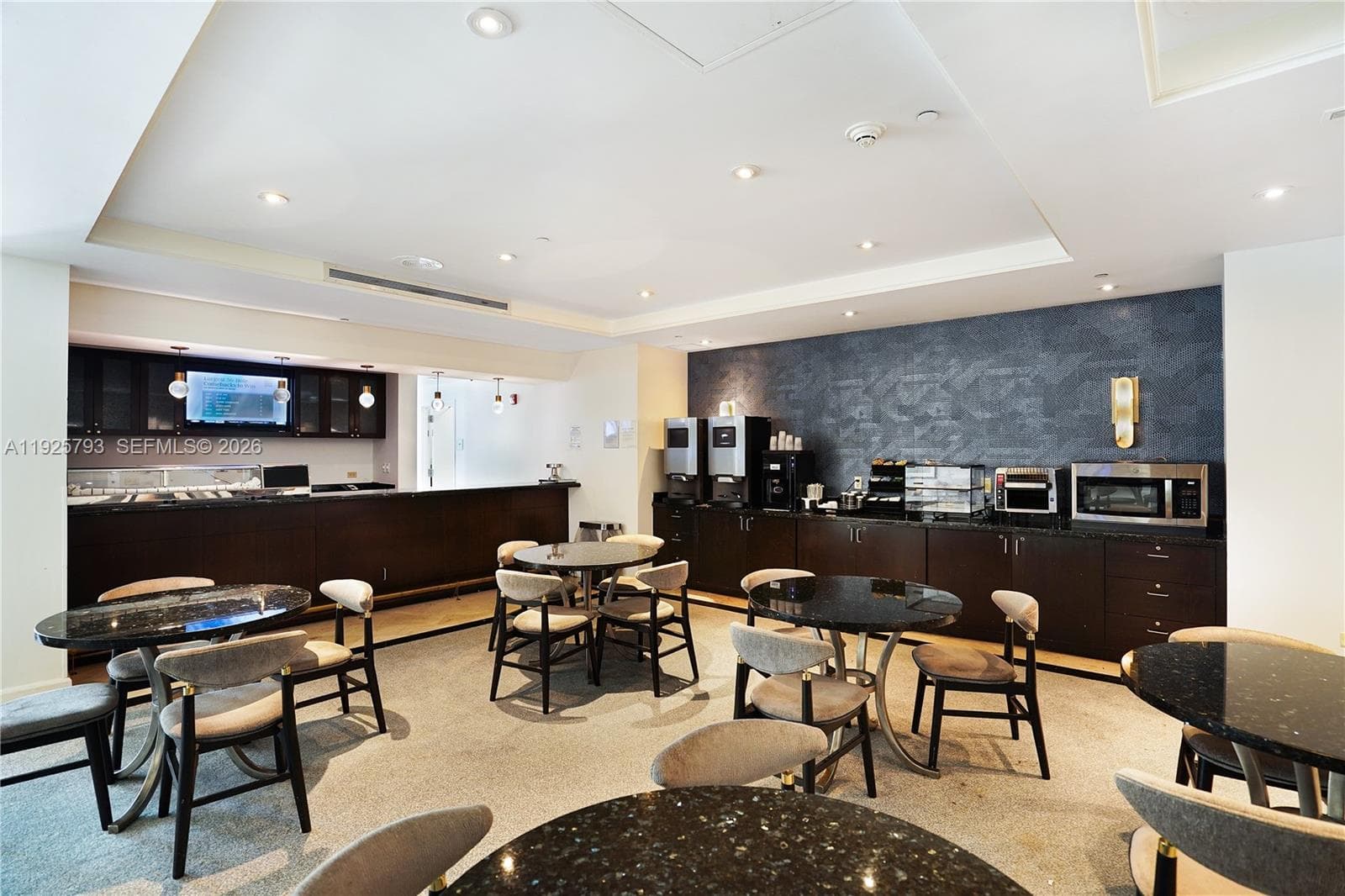 4391 Collins Ave # 1814, Miami Beach FL 33140 — 35