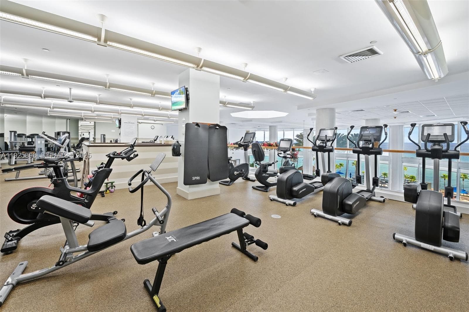19333 E Collins Ave # 1402, Sunny Isles Beach FL 33160 — 32