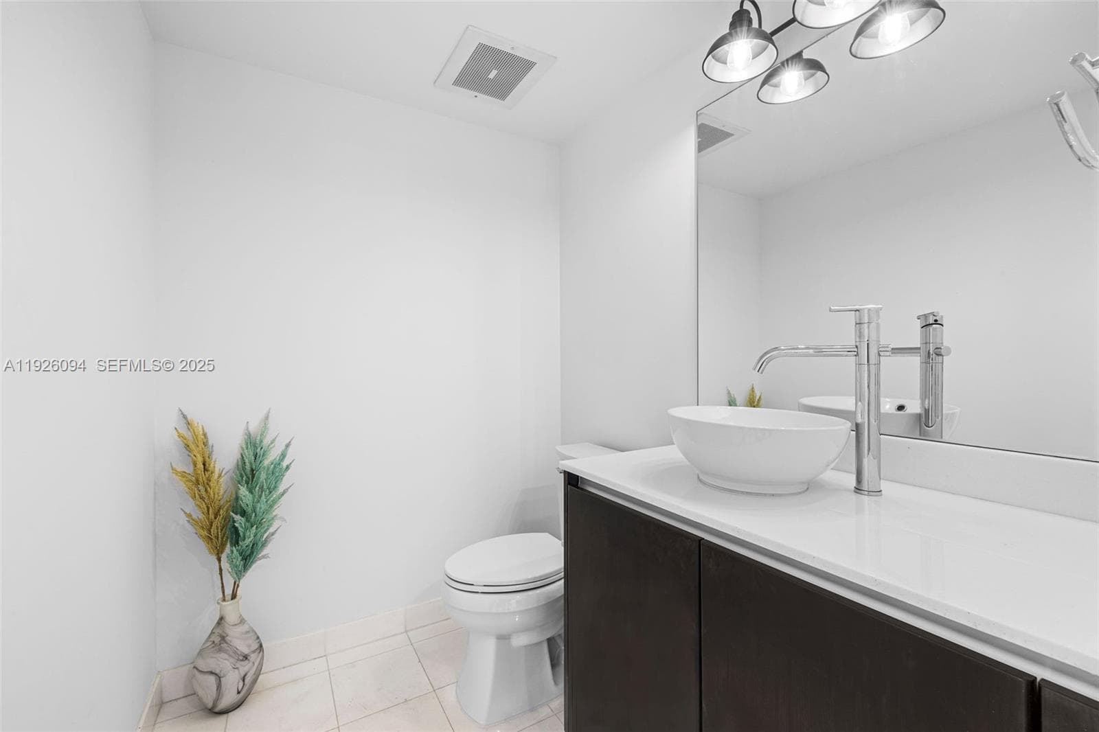 665 NE 25th St # 1801, Miami FL 33137 — 16