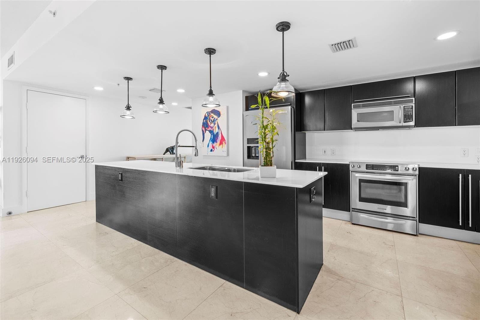 665 NE 25th St # 1801, Miami FL 33137 — 10