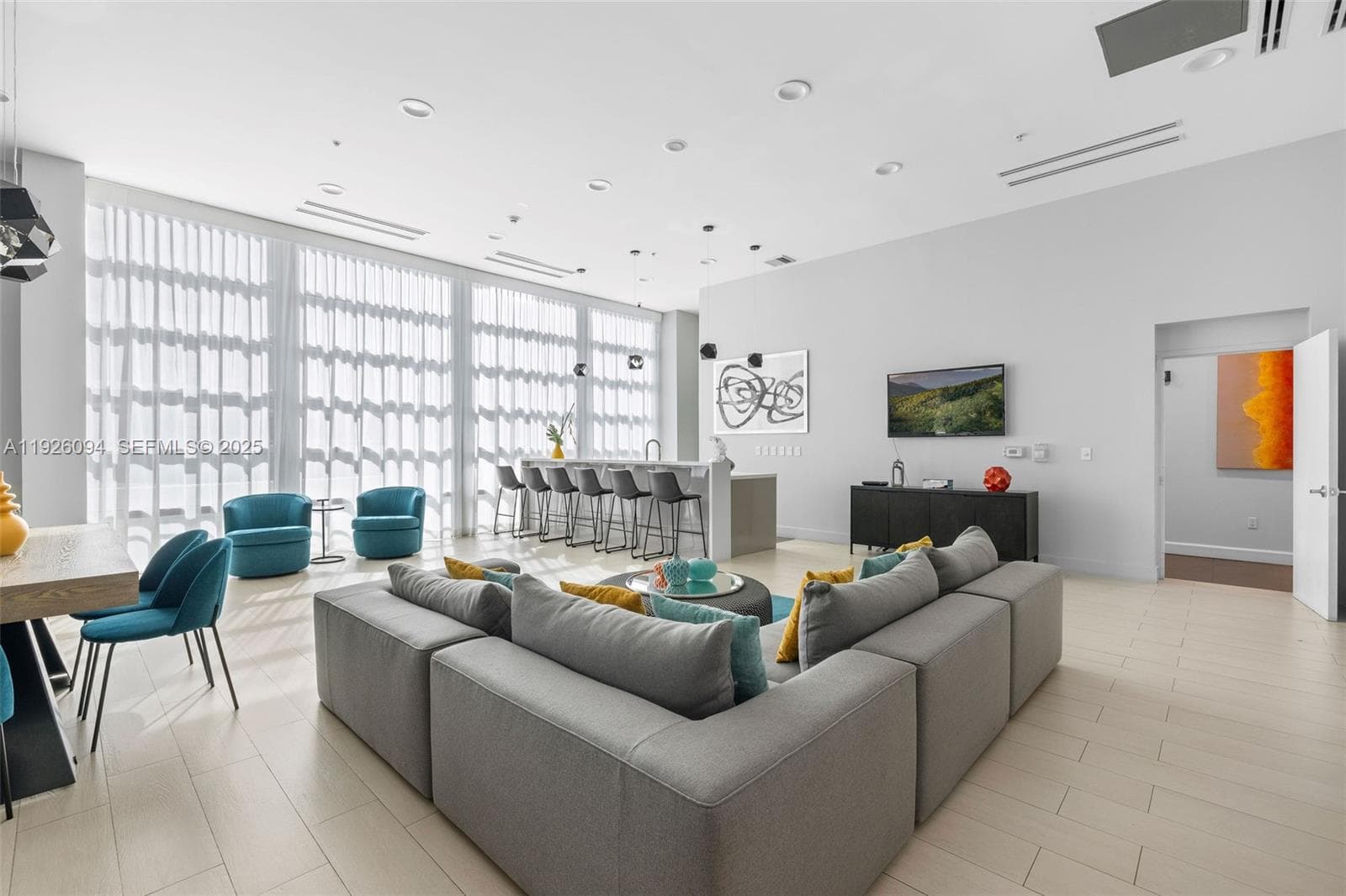 665 NE 25th St # 1801, Miami FL 33137 — 37