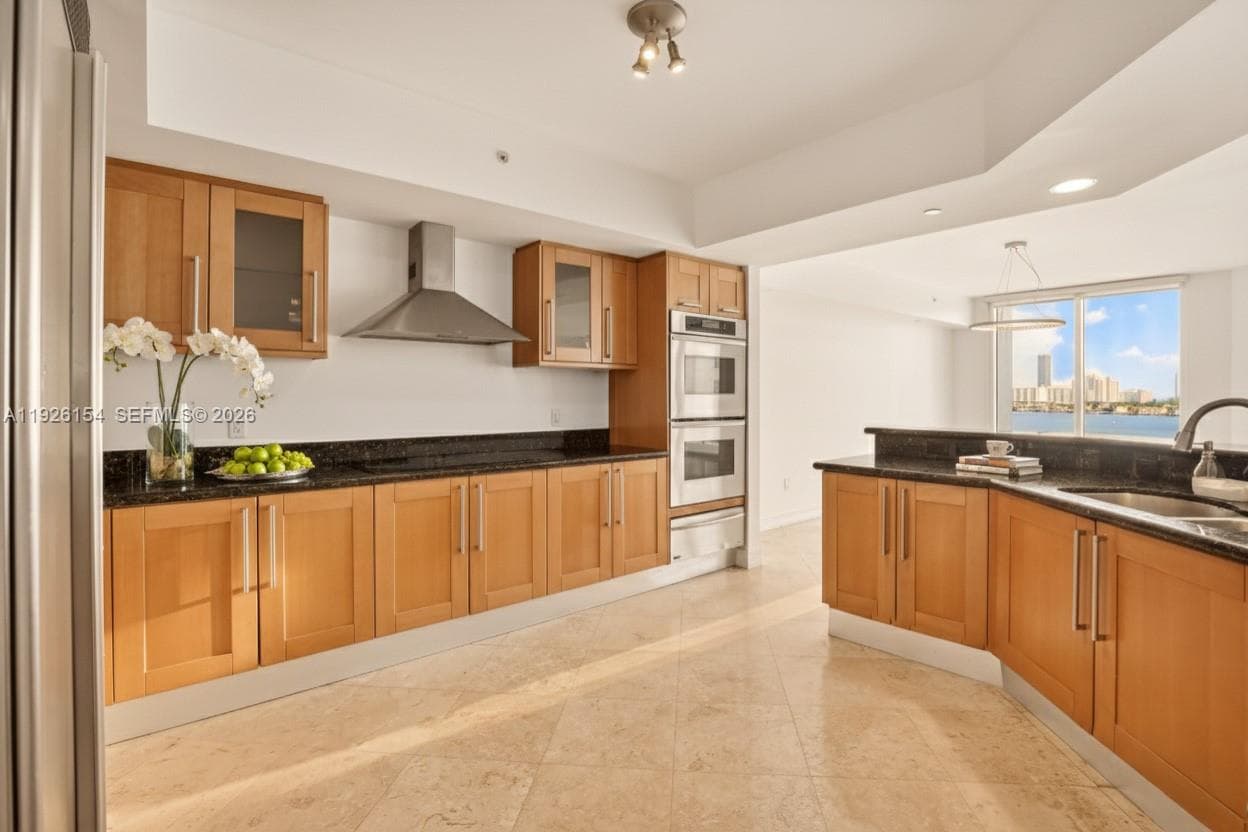 3301 NE 183 St # 906, Aventura FL 33160 — 3