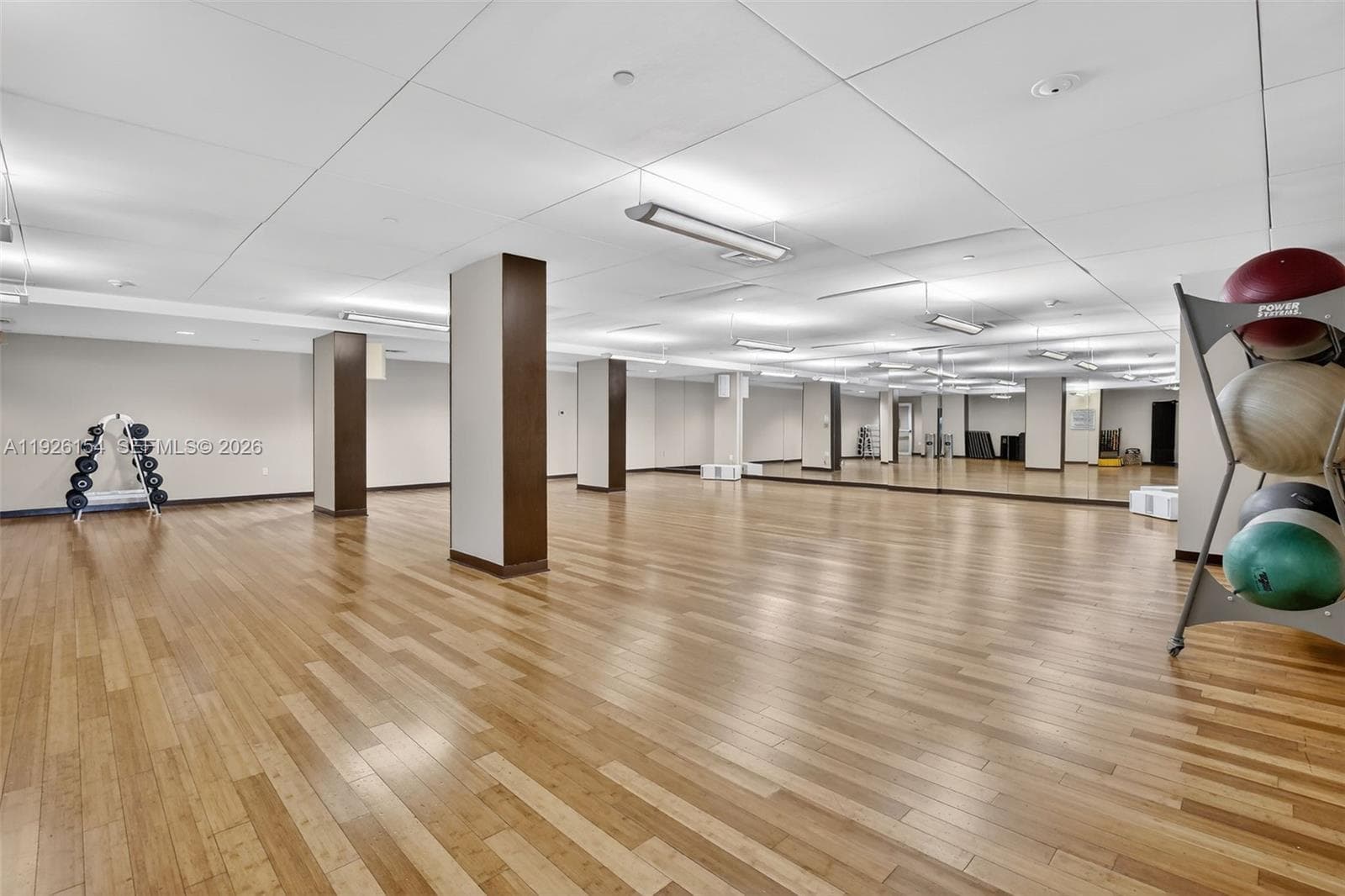 3301 NE 183 St # 906, Aventura FL 33160 — 28