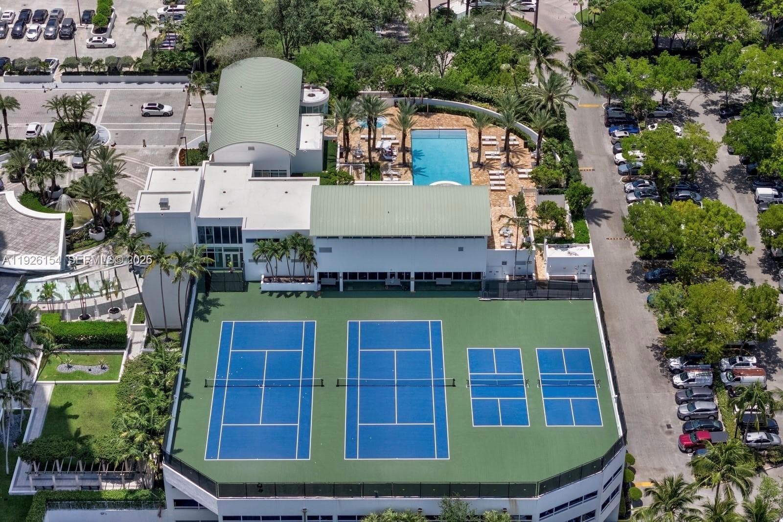 3301 NE 183 St # 906, Aventura FL 33160 — 33