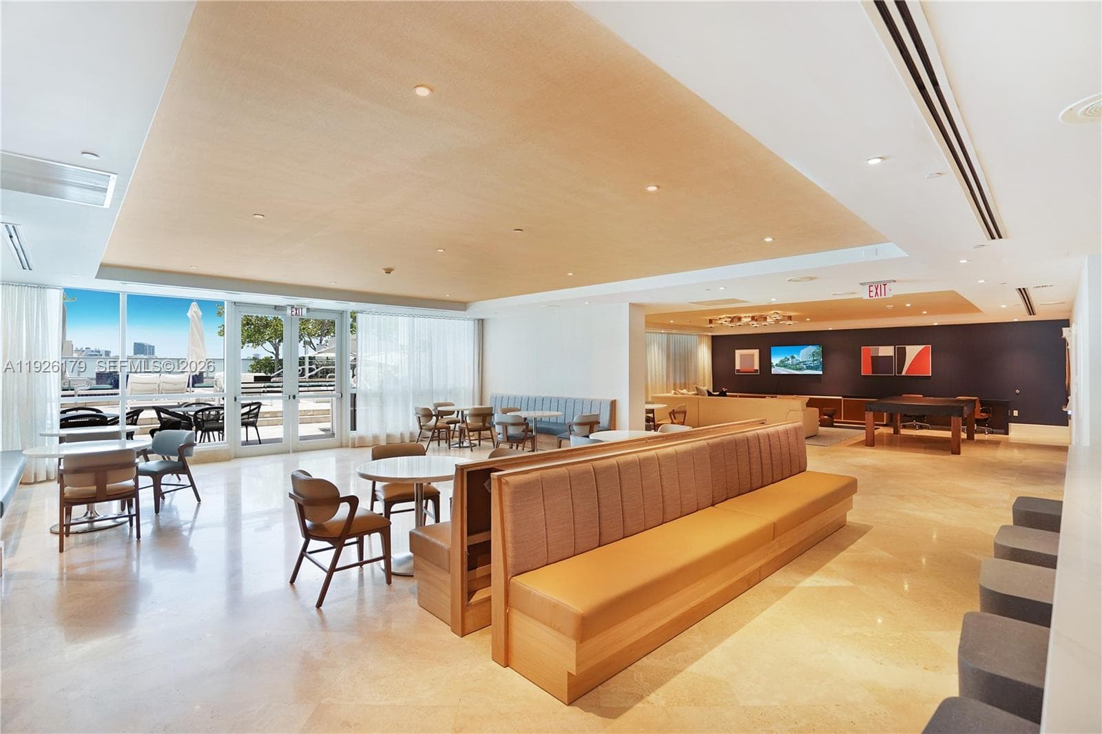 4401 Collins Ave # 2517, Miami Beach FL 33140 — 53
